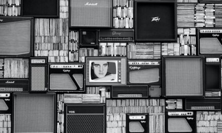 5 Ways To Become a “Media Junky” In Your Niche