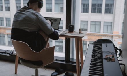 Cleaning Your Desk For Increased Efficiency