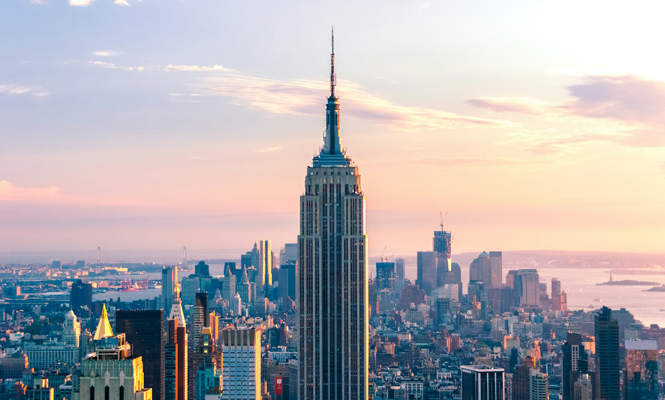The History of the Empire State Building in Midtown Manhattan, New York ...